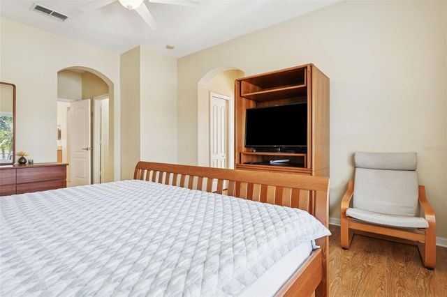 9417 LEATHERWOOD AVENUE, Tampa, FL 33647