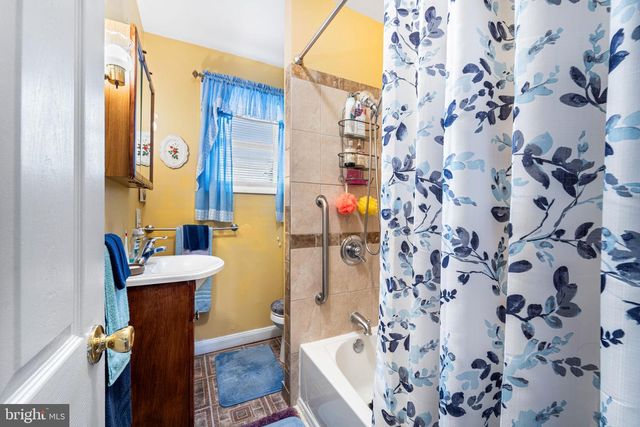 222 CEDAR AVE, Oaklyn, NJ 08107