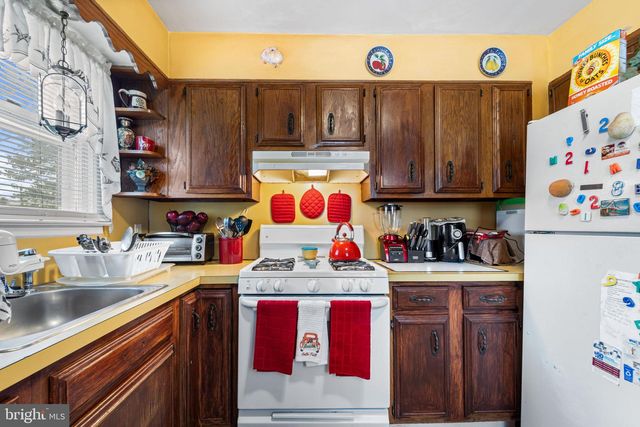 222 CEDAR AVE, Oaklyn, NJ 08107