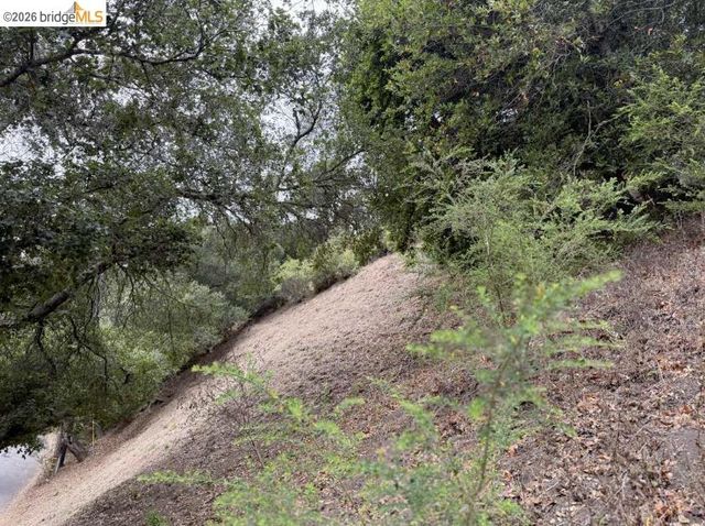 7243 Thorndale Drive, Oakland, CA 94611