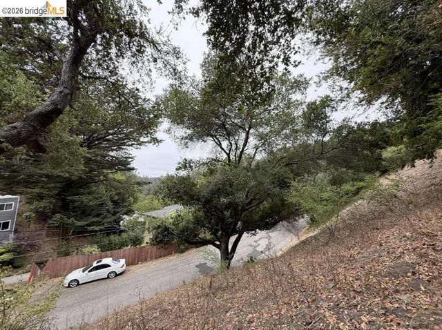7243 Thorndale Drive, Oakland, CA 94611