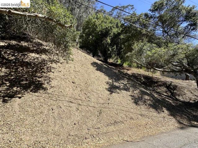 7243 Thorndale Drive, Oakland, CA 94611