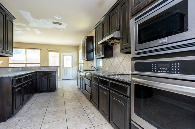 1213 Goffin Drive, Desoto, TX 75115