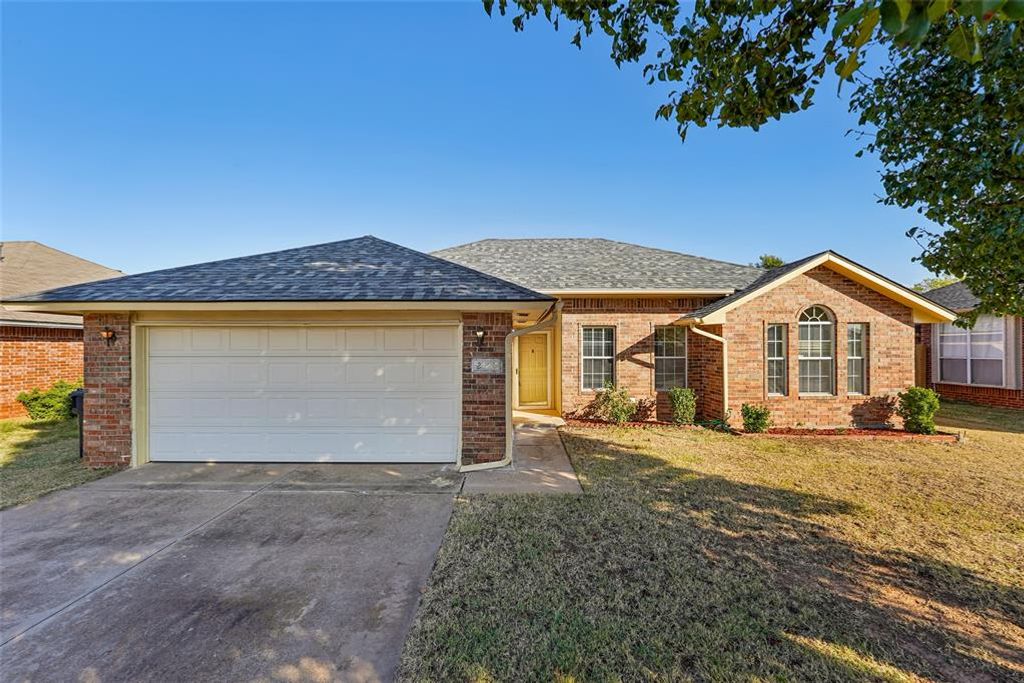 2809 SE 95th Street, Moore, OK 73160