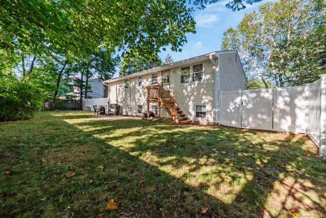 27 Old Farm Drive, Newington, CT 06111