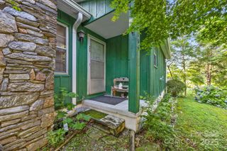 206 S Carolina Avenue, Hendersonville, NC 28739