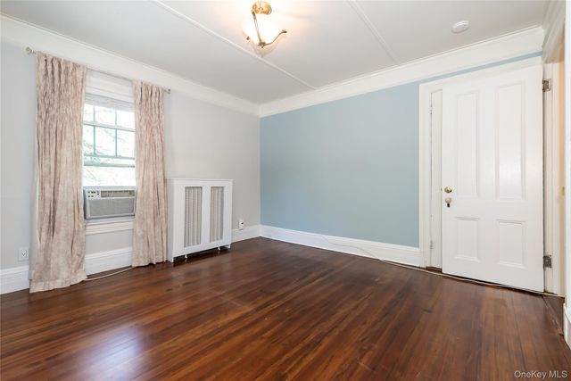 21 Franklin Avenue, Glen Cove, NY 11542