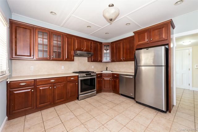 21 Franklin Avenue, Glen Cove, NY 11542