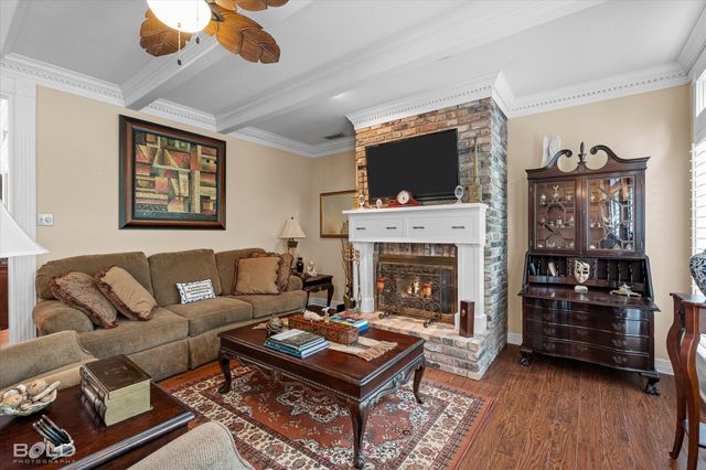 2013 E Kings Highway, Shreveport, LA 71105