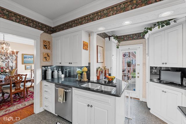 2013 E Kings Highway, Shreveport, LA 71105