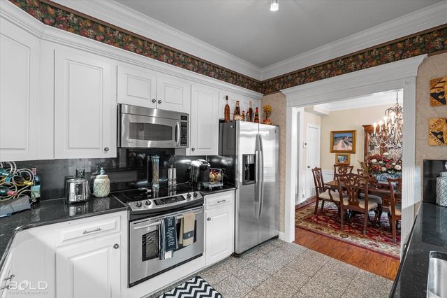 2013 E Kings Highway, Shreveport, LA 71105