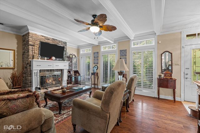 2013 E Kings Highway, Shreveport, LA 71105