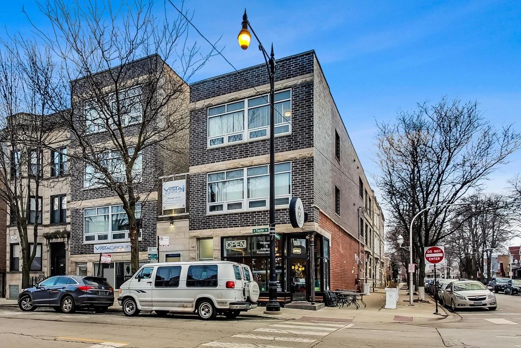 2325 W Taylor Street 2, Chicago, IL 60612