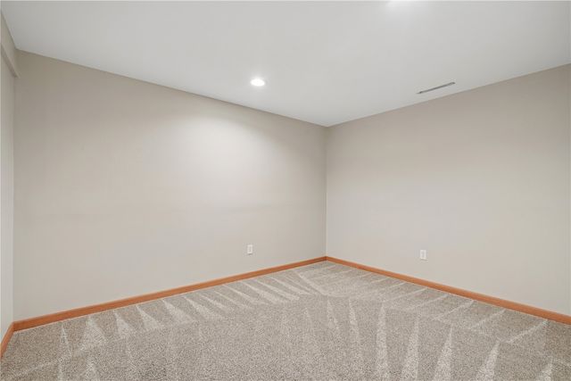 1510 North Drive, Ely, IA 52227