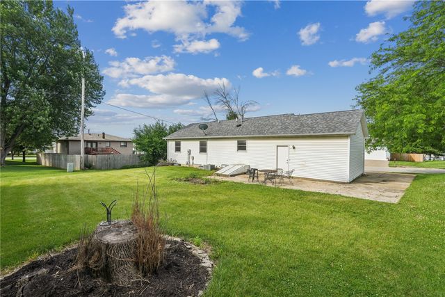 1510 North Drive, Ely, IA 52227