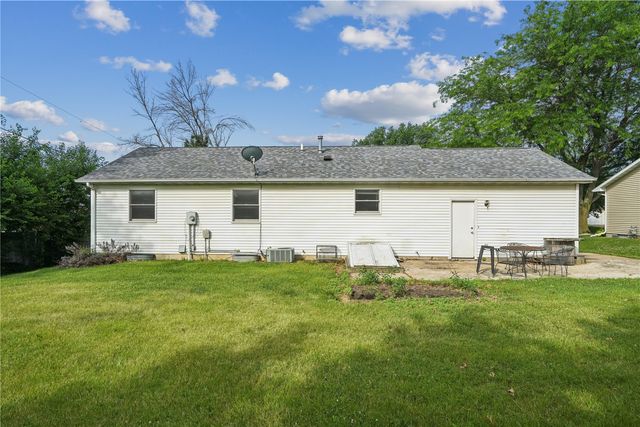 1510 North Drive, Ely, IA 52227