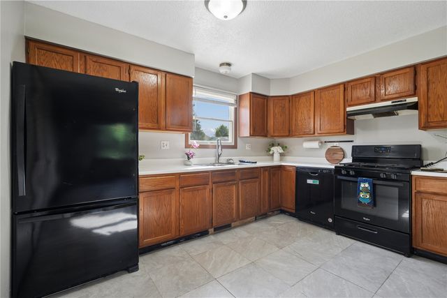 1510 North Drive, Ely, IA 52227