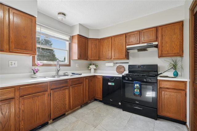 1510 North Drive, Ely, IA 52227