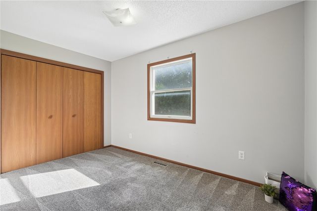 1510 North Drive, Ely, IA 52227