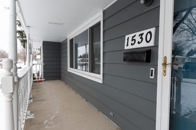 1530 S Oakhill Avenue, Janesville, WI 53546