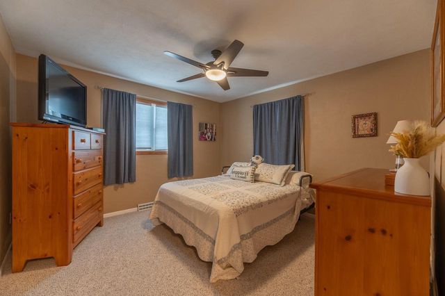 1530 S Oakhill Avenue, Janesville, WI 53546