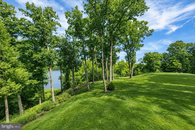18180 SHINNIECOCK HILLS PL, Leesburg, VA 20176