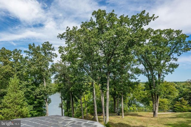 18180 SHINNIECOCK HILLS PL, Leesburg, VA 20176