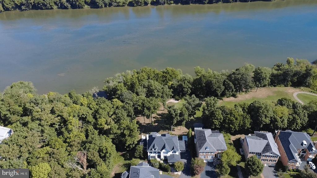 18180 SHINNIECOCK HILLS PL, Leesburg, VA 20176