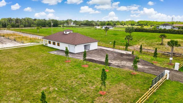 2324 Deer Run Trail, Loxahatchee, FL 33470