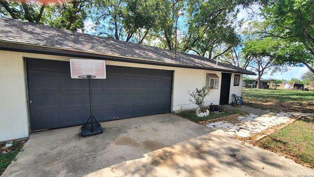 15285 S Skaggs, Atascosa, TX 78002