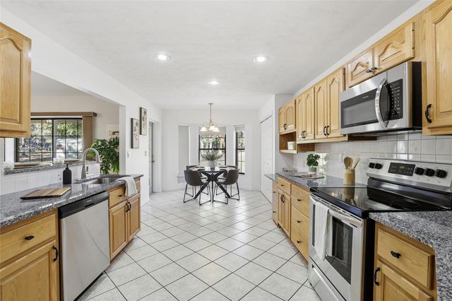 5070 NE 52ND PLACE, High Springs, FL 32643