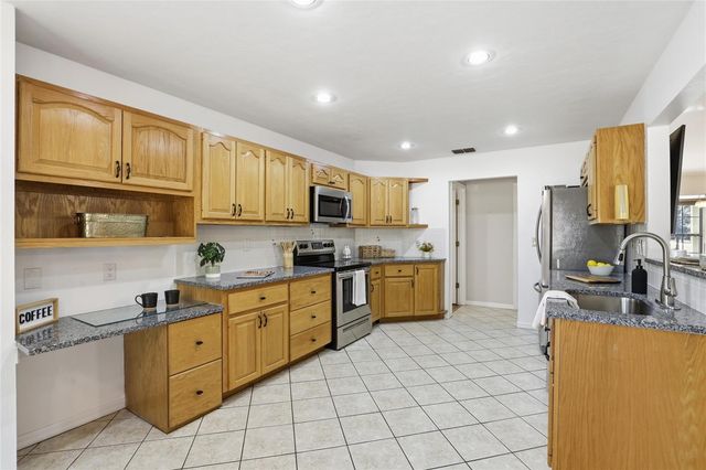 5070 NE 52ND PLACE, High Springs, FL 32643