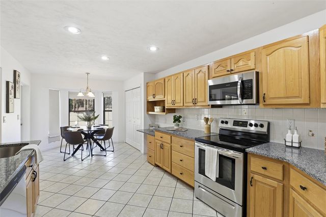 5070 NE 52ND PLACE, High Springs, FL 32643