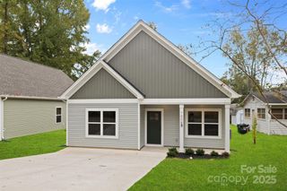 7805 Casa Loma Road, Charlotte, NC 28269