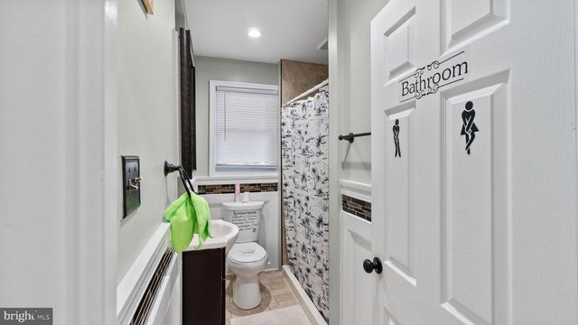 18 N HAWTHORNE RD, Middle River, MD 21220