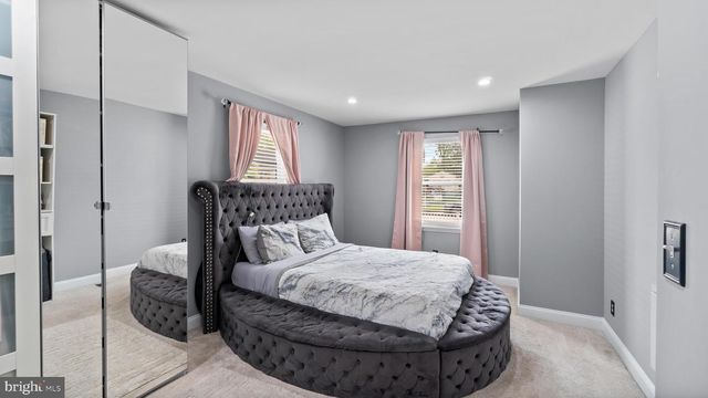 18 N HAWTHORNE RD, Middle River, MD 21220