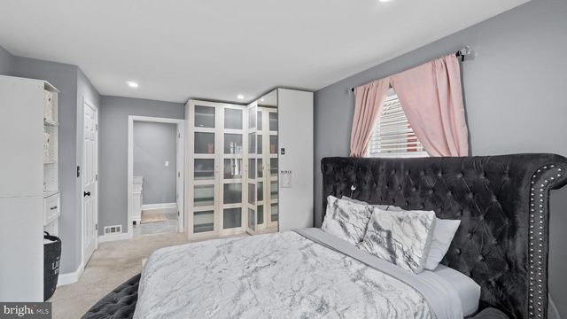 18 N HAWTHORNE RD, Middle River, MD 21220