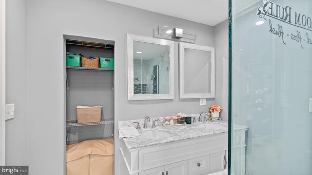 18 N HAWTHORNE RD, Middle River, MD 21220