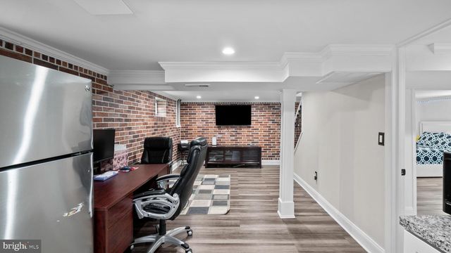 18 N HAWTHORNE RD, Middle River, MD 21220