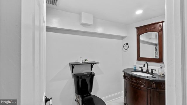 18 N HAWTHORNE RD, Middle River, MD 21220