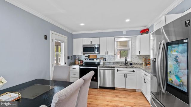 18 N HAWTHORNE RD, Middle River, MD 21220