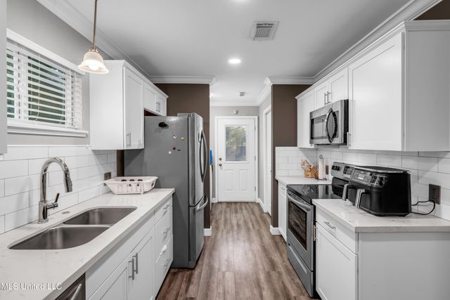 805 Herlihy Street, Waveland, MS 39576