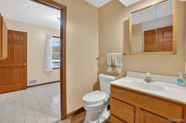 5099 Shields Road, Holly, MI 48442