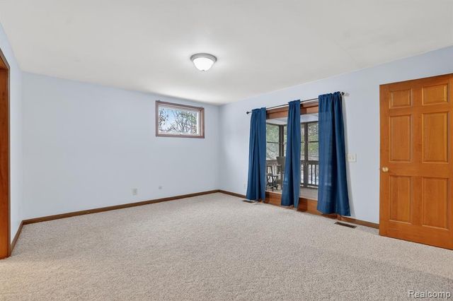 5099 Shields Road, Holly, MI 48442