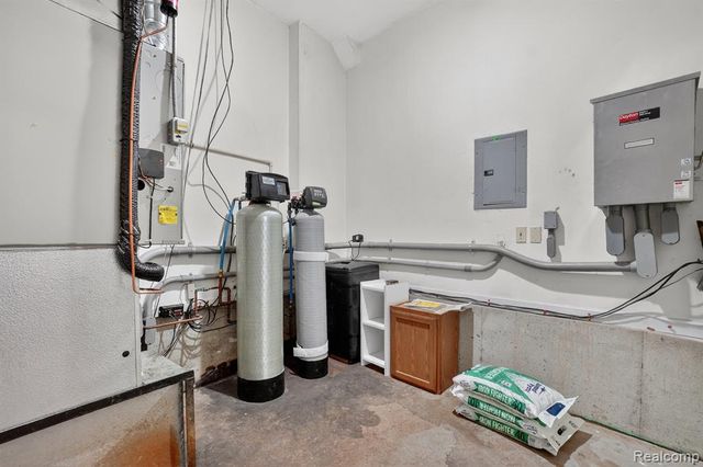 5099 Shields Road, Holly, MI 48442