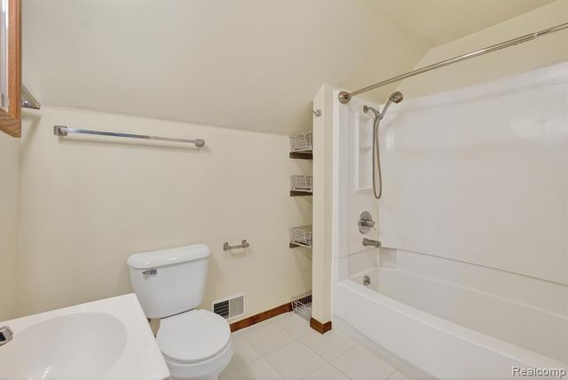 5099 Shields Road, Holly, MI 48442