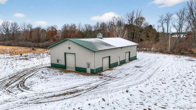 5099 Shields Road, Holly, MI 48442