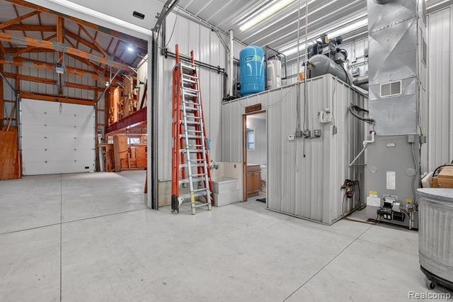 5099 Shields Road, Holly, MI 48442