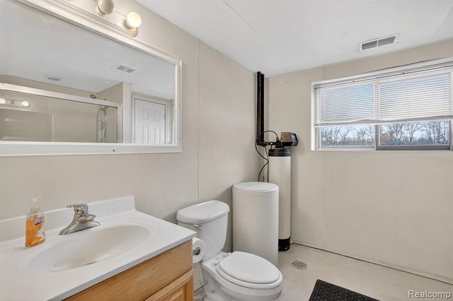 5099 Shields Road, Holly, MI 48442