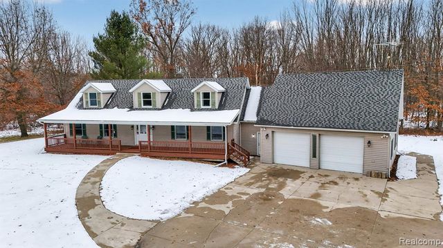 5099 Shields Road, Holly, MI 48442